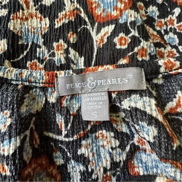 PEACE & PEARLS NWOT FLORAL BOHO PEASANT BLOUSE BUTTON FRONT | SIZE: SMALL - Picture 9 of 9